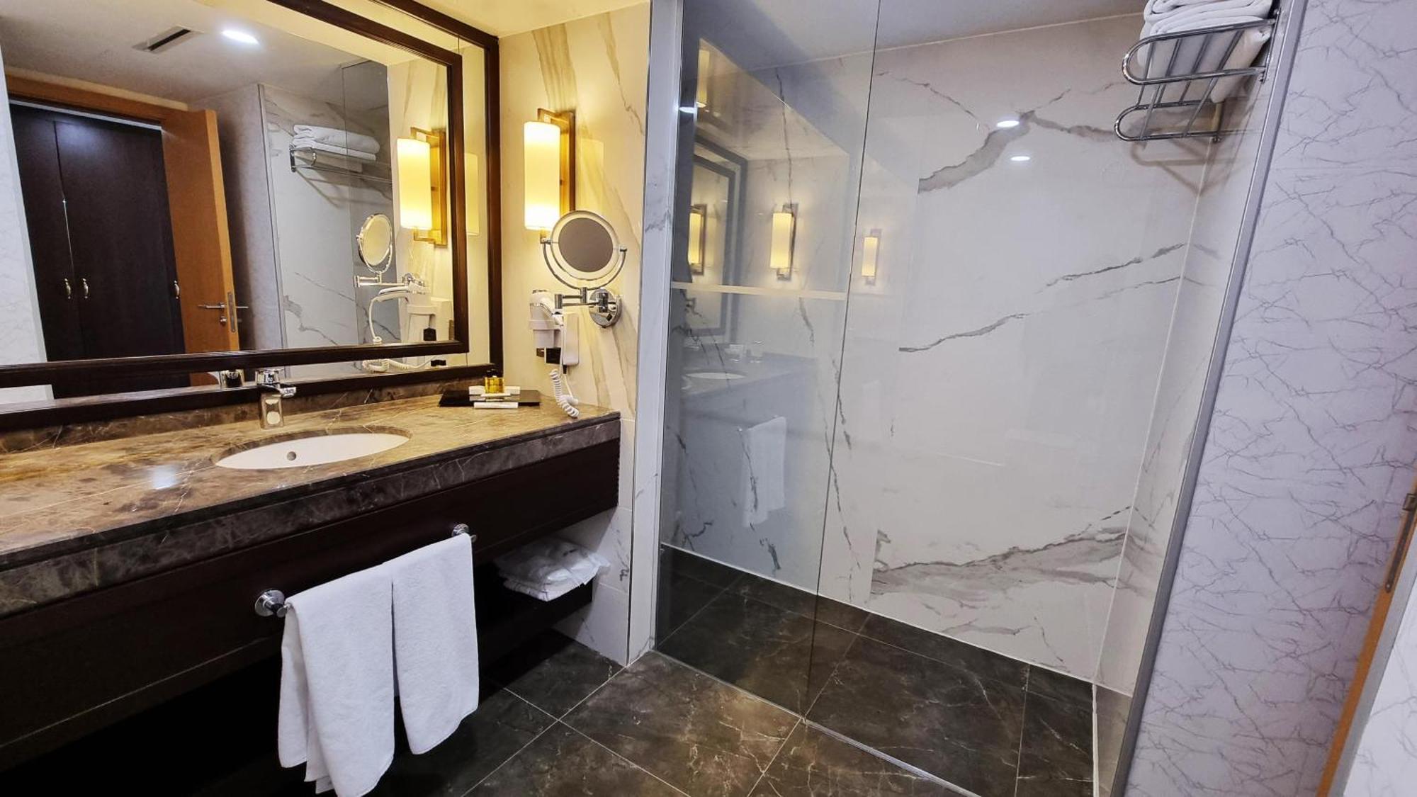 Port Bosphorus Hotel Istanbul Bagian luar foto